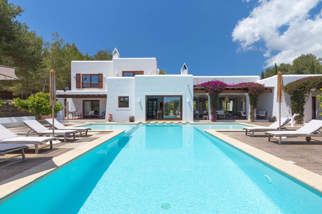 Villa in Santa Eularia des Riu, Balearic Islands, Spain 1 - 15828147