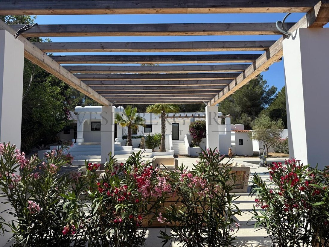 Villa in Santa Eularia des Riu, Balearic Islands, Spain 1 - 15827981