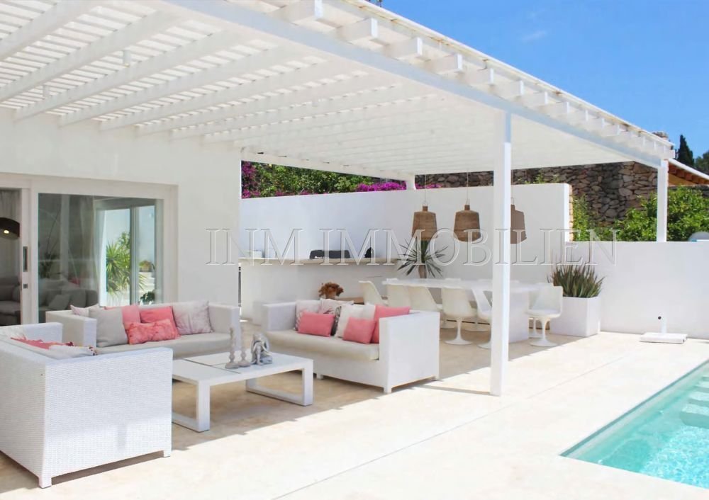 Villa in Ca na Negreta, Santa Eularia des Riu, Balearic Islands 2 - 15827876