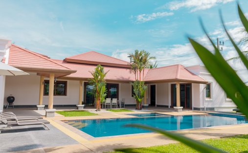 Villa in Choeng Thale, Phuket, Thailand 1
