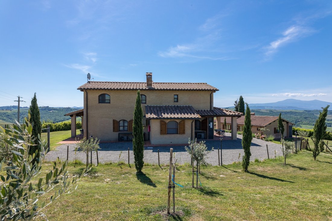 Estate in Montalcino, Tuscany, Italy 4 - 15828692