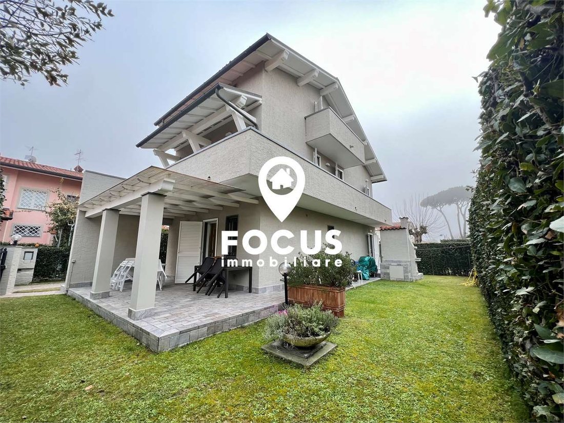 Villa in Center, Forte dei Marmi, Tuscany 1 - 15828878