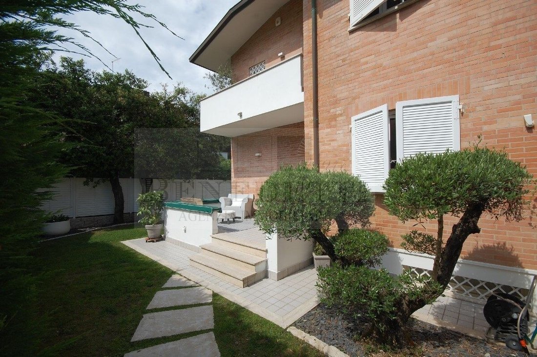 Villa a Camaiore, Toscana, Italia 2 - 15828752