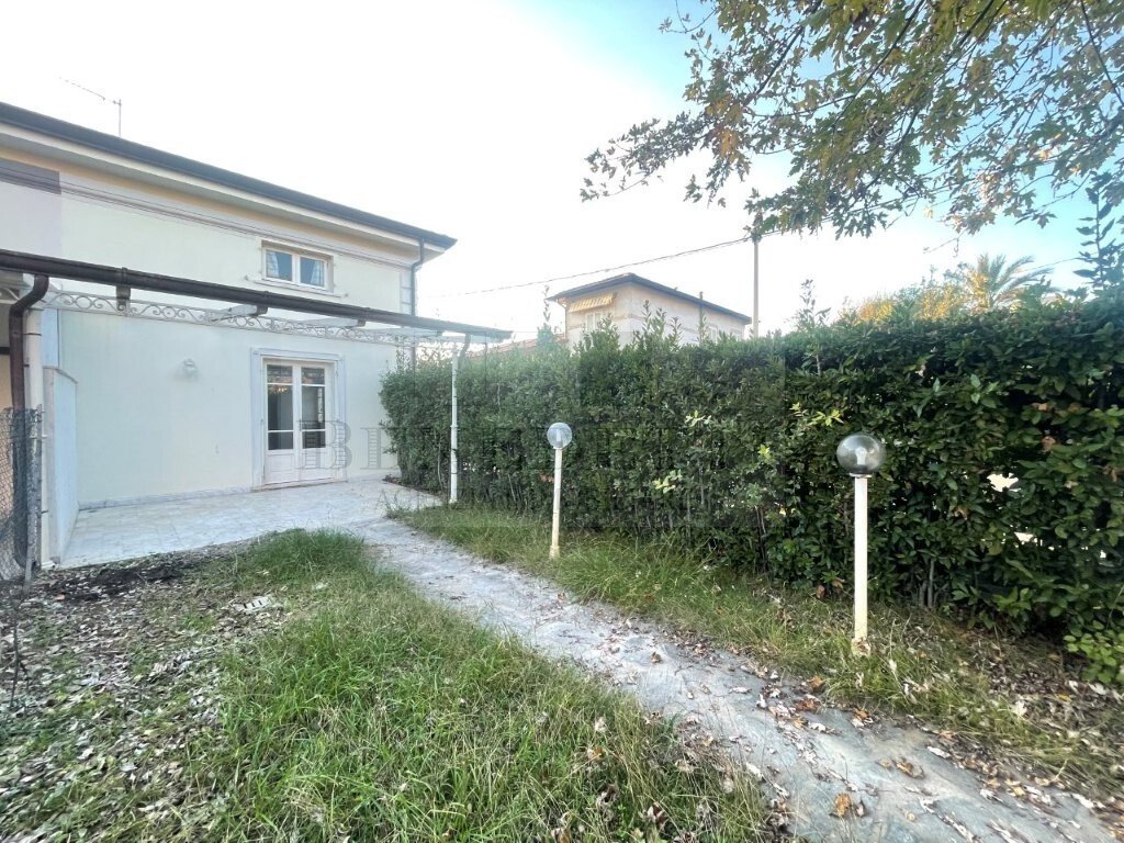 Villa a Camaiore, Toscana, Italia 1 - 15828622