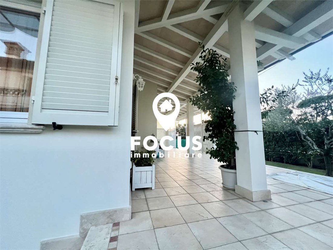 Villa in Pietrasanta, Tuscany, Italy 2 - 15828970
