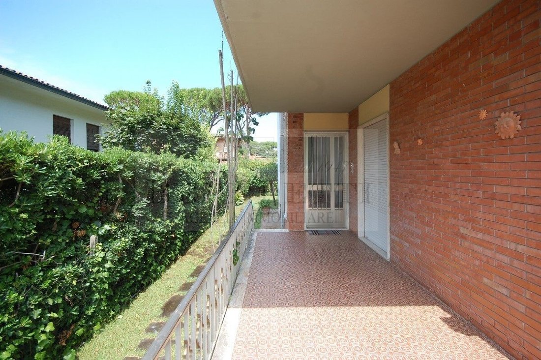 Villa in Camaiore, Tuscany, Italy 4 - 15829277