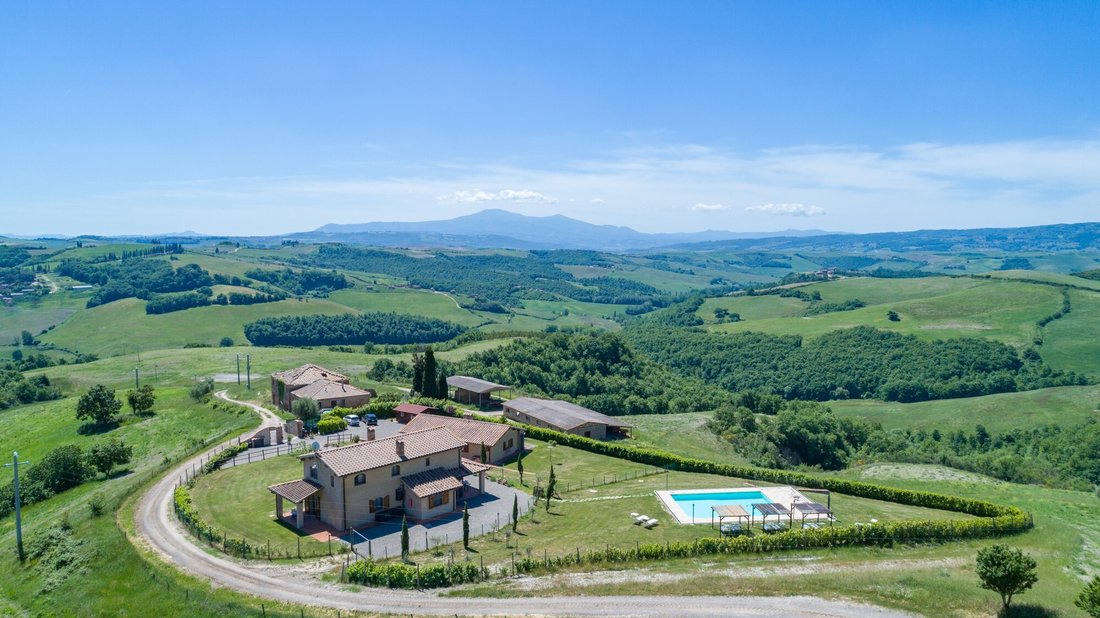 Estate in Montalcino, Tuscany, Italy 2 - 15828692