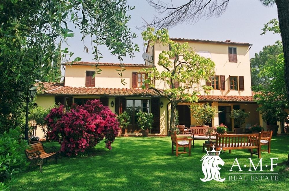 Villa in Historic Center, Lucca, Tuscany 1 - 15828702