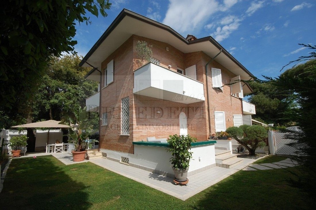 Villa a Camaiore, Toscana, Italia 1 - 15828752