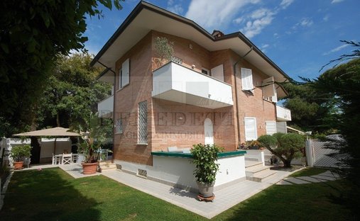 Villa in Pietrasanta, Toskana, Italien 1