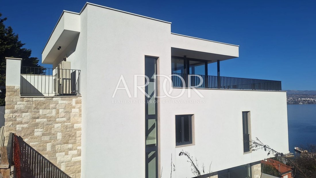 Villa in Grad Opatija, Primorje-Gorski Kotar County, Croatia 2 - 15829472