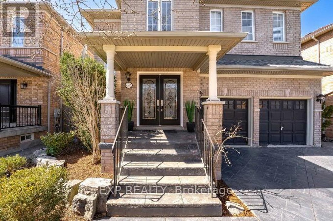House in Oakville, Ontario, Canada 2 - 15829361