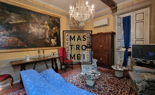 Apartment in Historic Center, Lucca, Tuscany 1