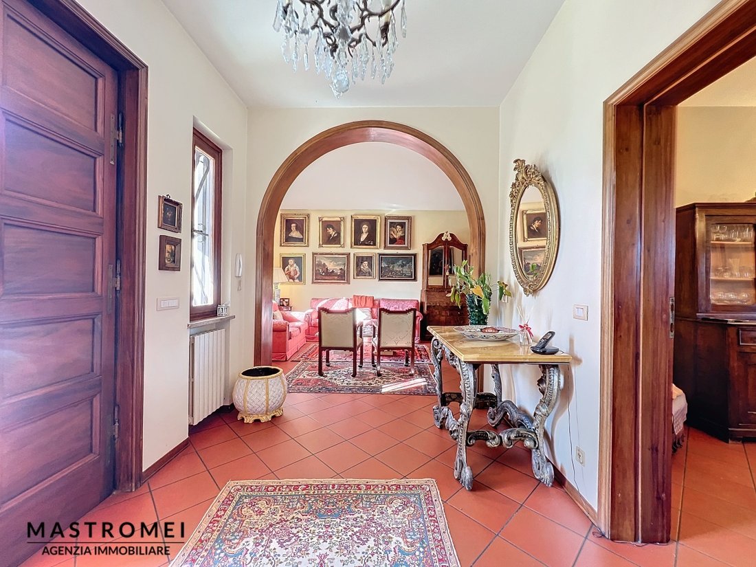 Villa in Historic Center, Lucca, Tuscany 4 - 15829224