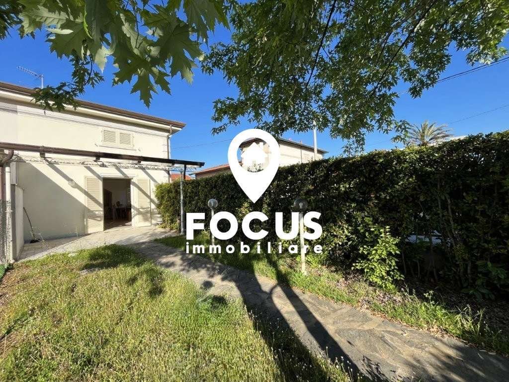 Villa in Pietrasanta, Tuscany, Italy 3 - 15828740