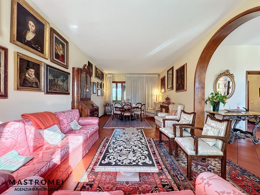 Villa in Historic Center, Lucca, Tuscany 5 - 15829224