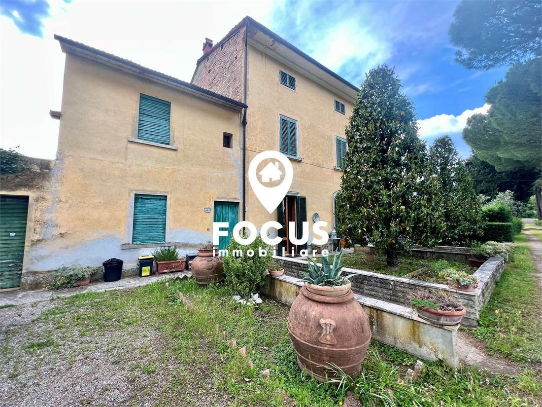 Villa in Historic Center, Empoli, Tuscany 4 - 15828517