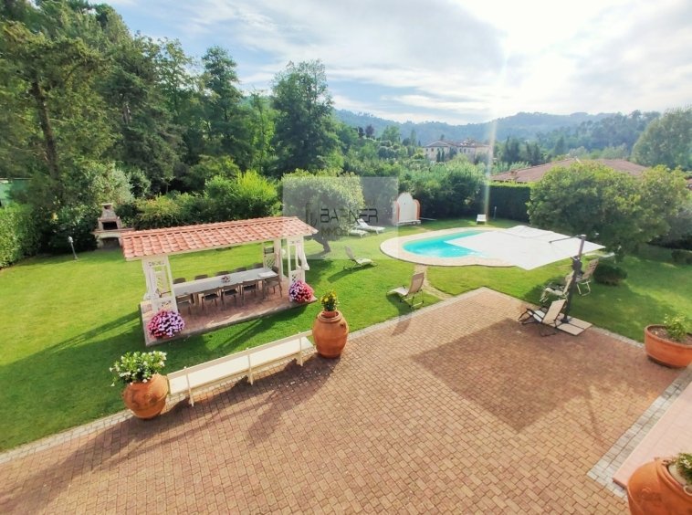 Villa in Camaiore, Tuscany, Italy 2 - 15830456