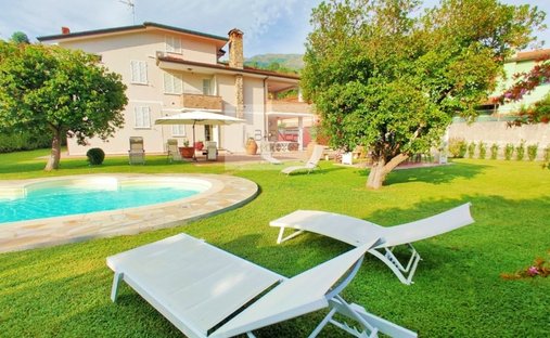 Villa in Camaiore, Tuscany, Italy 1