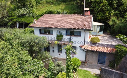 Country House in Pietrasanta, Tuscany, Italy 1