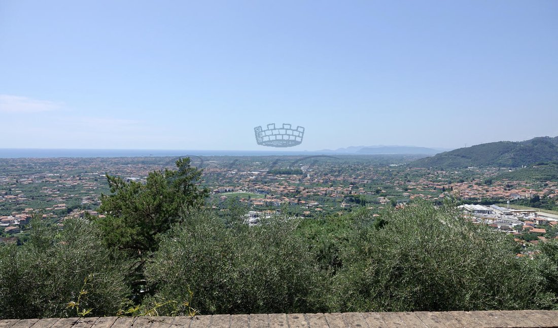 Country House in Pietrasanta, Tuscany, Italy 2 - 15828919