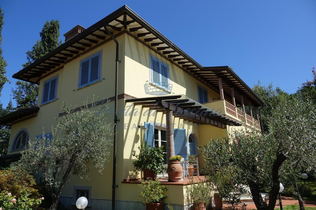Villa in Pietrasanta, Tuscany, Italy 4 - 15828813