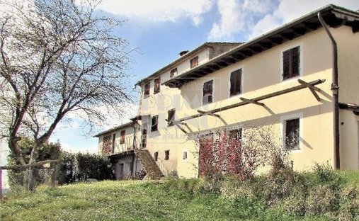 Country House in Center, Capannori, Tuscany 1