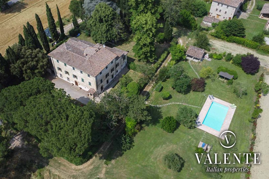 Villa in San Giustino, Umbria, Italy 2 - 15829064