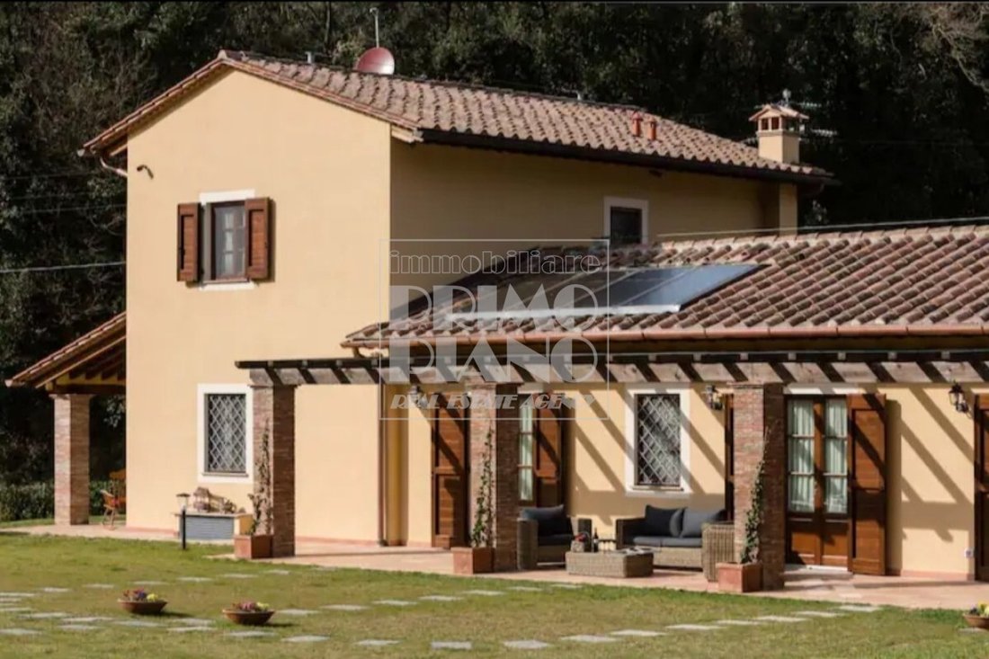 Villa in Historic Center, Lucca, Tuscany 2 - 15829347