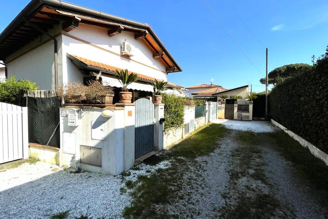 Villa in Pietrasanta, Tuscany, Italy 5 - 15828678