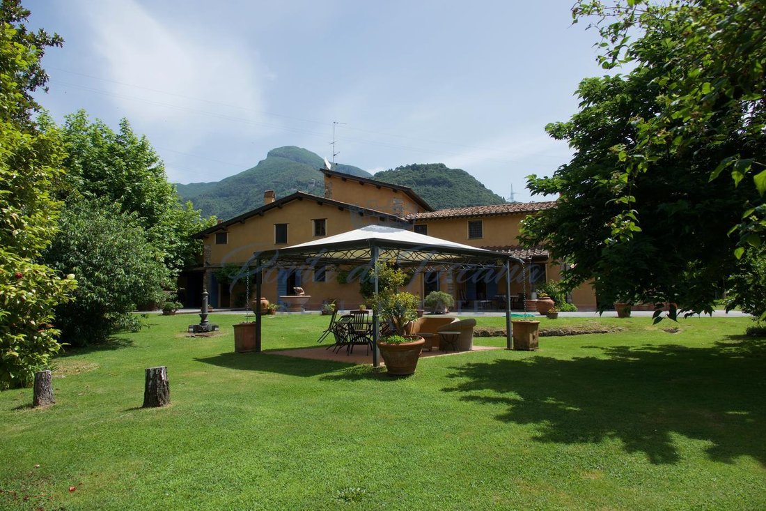 Country House in Pietrasanta, Tuscany, Italy 3 - 15828741