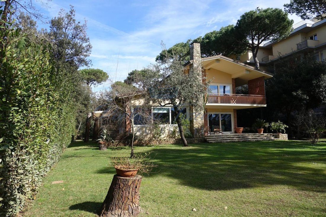 Villa in Pietrasanta, Tuscany, Italy 5 - 15829143