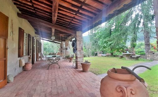 Country House in Historic Center, Lucca, Tuscany 1