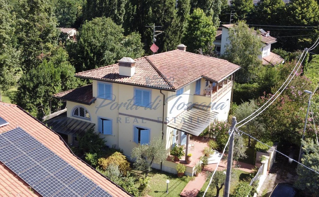 Villa in Pietrasanta, Tuscany, Italy 2 - 15828813