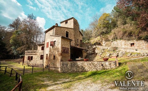 House in San Gimignano, Tuscany, Italy 1