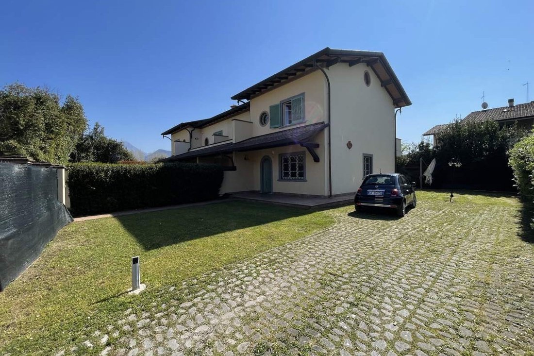 Villa in Center, Forte dei Marmi, Tuscany 1 - 15828514