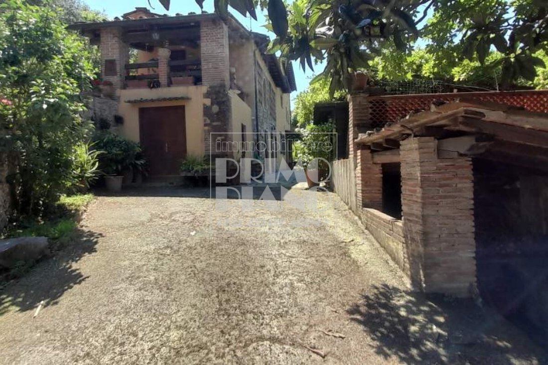 Country House in Historic Center, Lucca, Tuscany 2 - 15828869