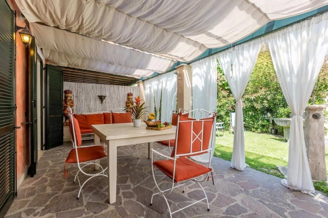 Villa in Pietrasanta, Tuscany, Italy 2 - 15829356