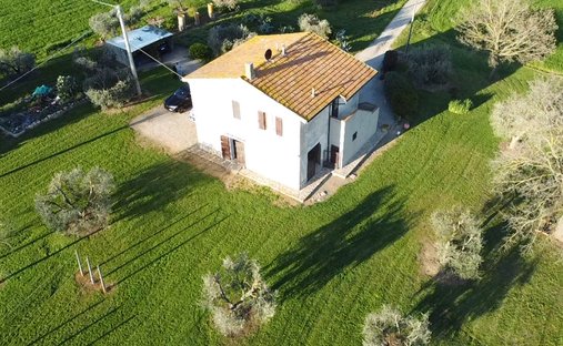 Country House in Manciano, Tuscany, Italy 1