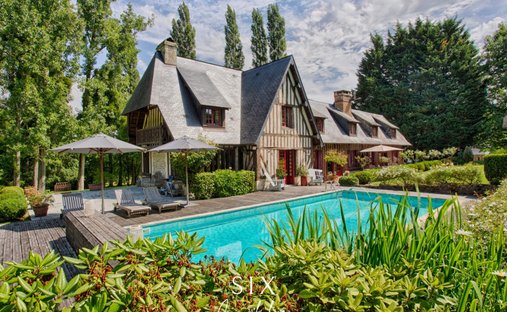 House in Pont-l'Évêque, Normandy, France 1