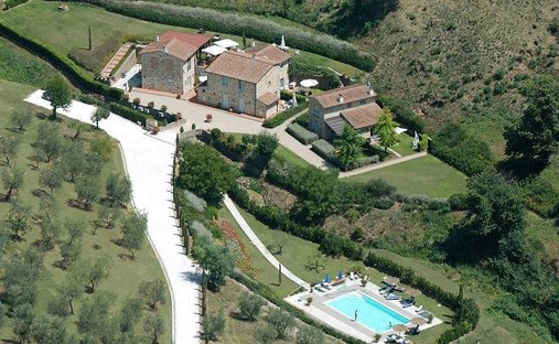 Country House in Lamporecchio, Tuscany, Italy 1