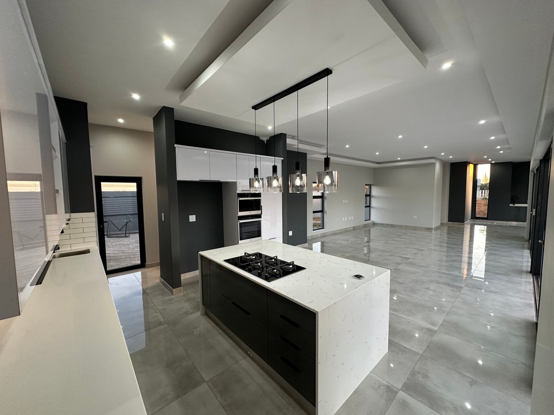 House in Centurion, Gauteng, South Africa 3 - 15830360