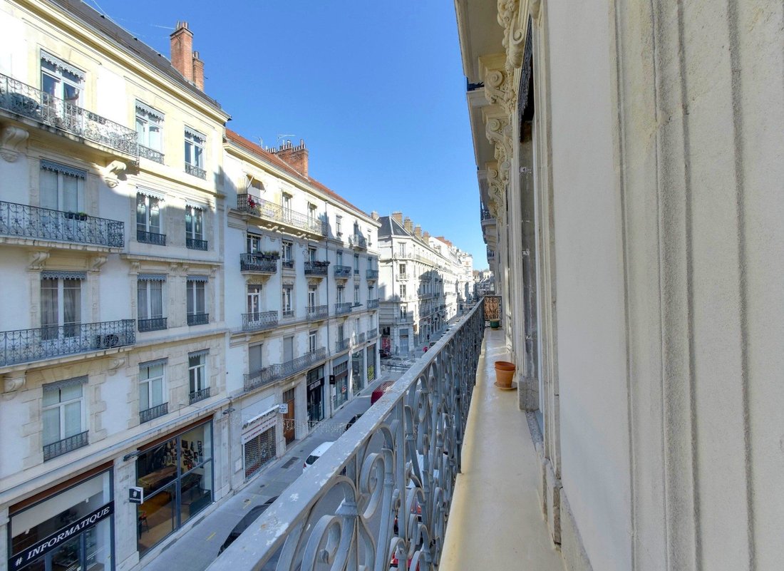 Apartment in Centre-ville - Victor Hugo, Grenoble, France 3 - 15830482
