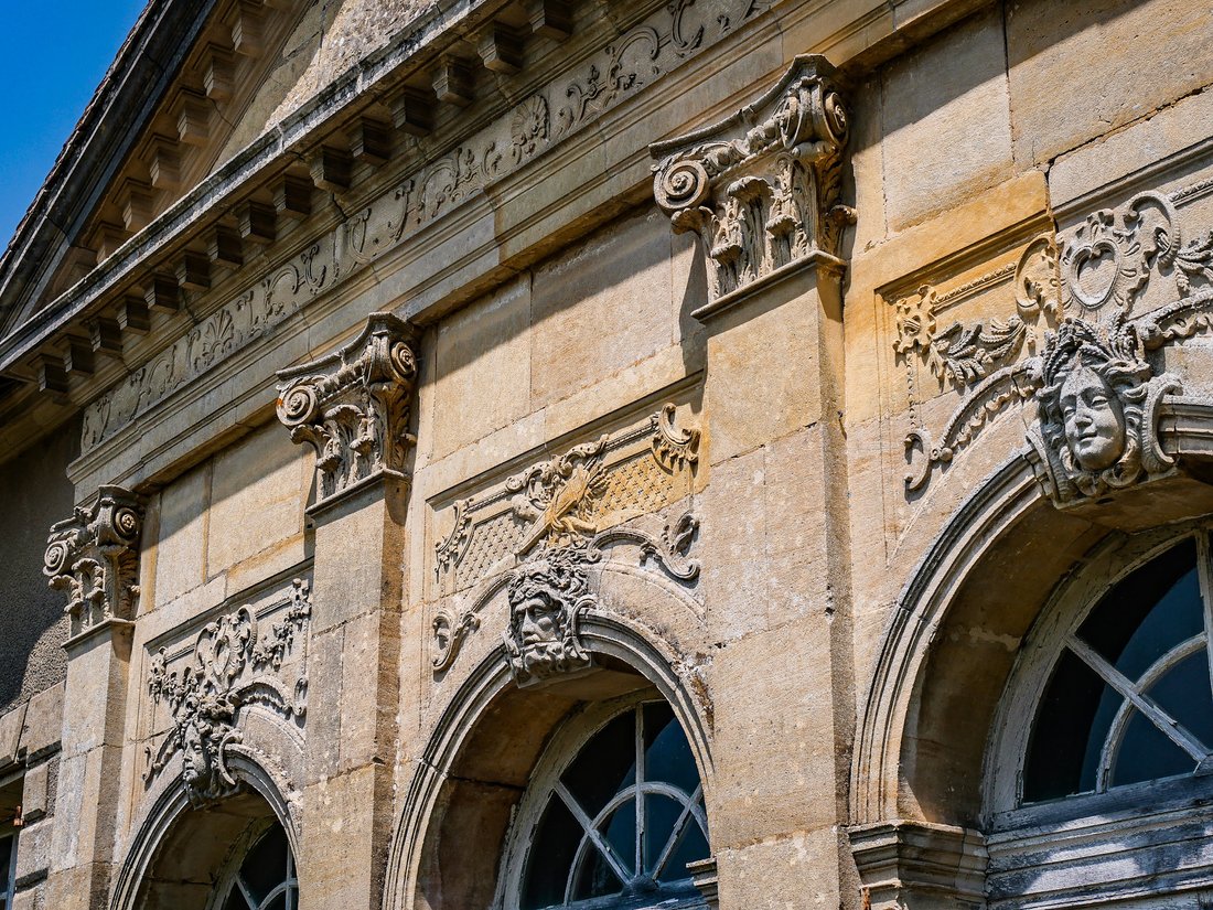 Sumptuous And Very Elegant 18th Century In Vitry Le François, Grand Est, France For Sale