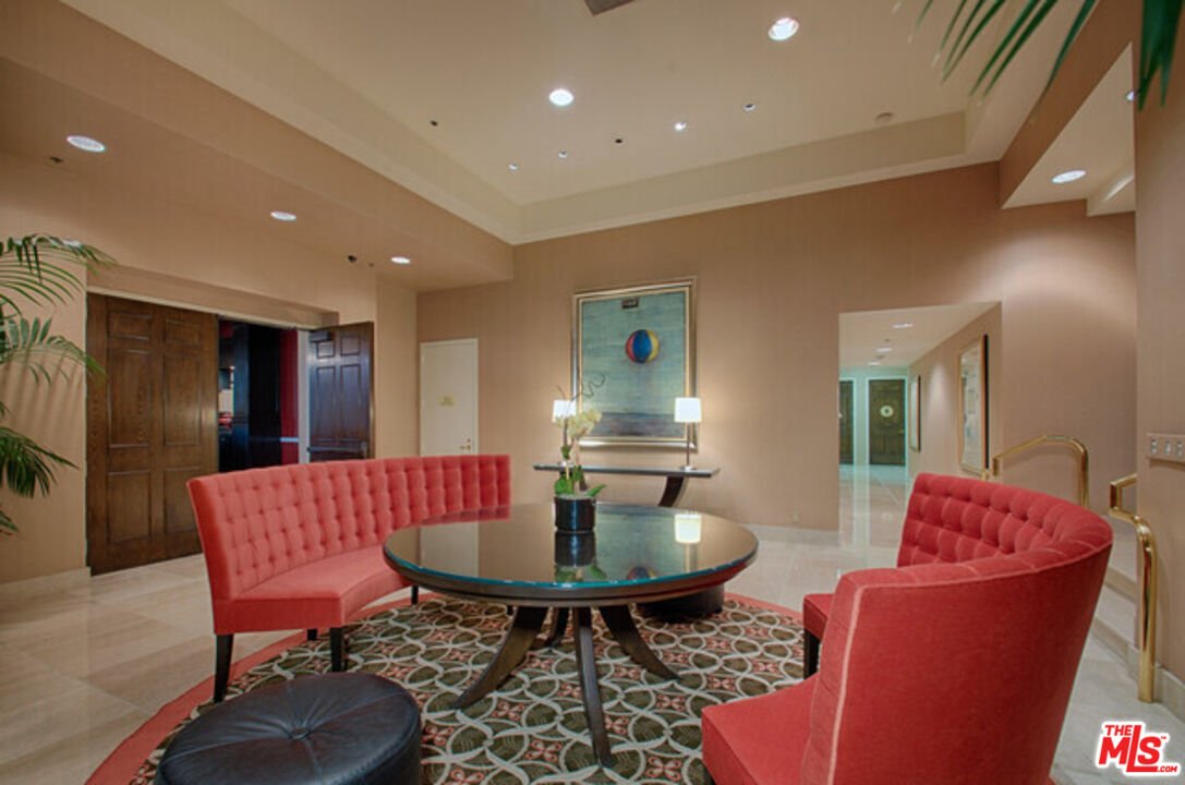 Condo in Los Angeles, California, United States 5 - 15830743