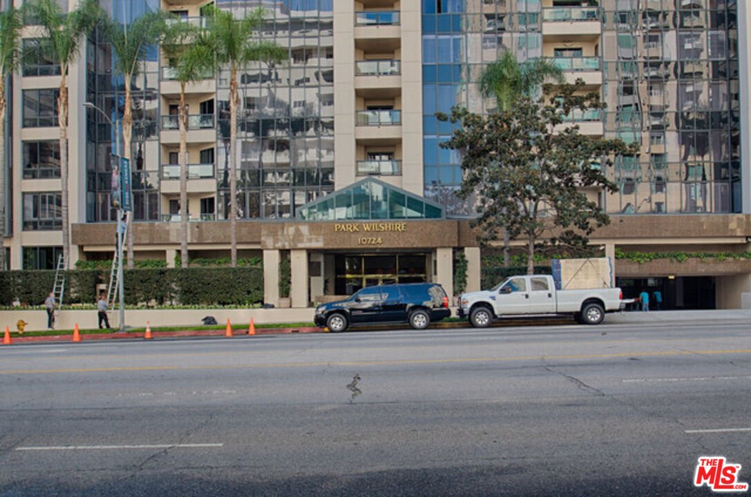 Condo in Los Angeles, California, United States 2 - 15830743