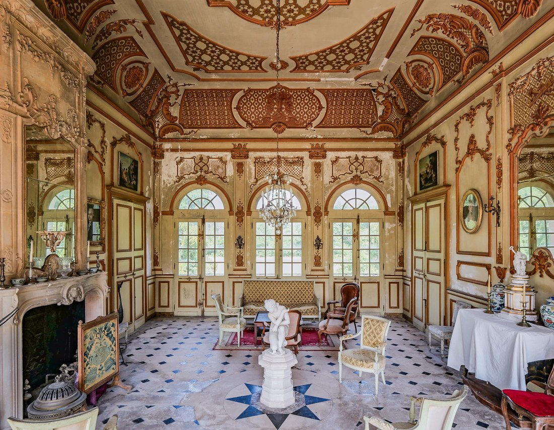 Sumptuous And Very Elegant 18th Century In Vitry Le François, Grand Est, France For Sale