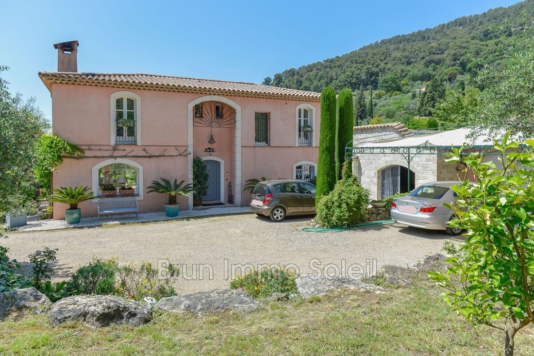 Villa in Grasse, Provence-Alpes-Côte d'Azur, France 4 - 15342061