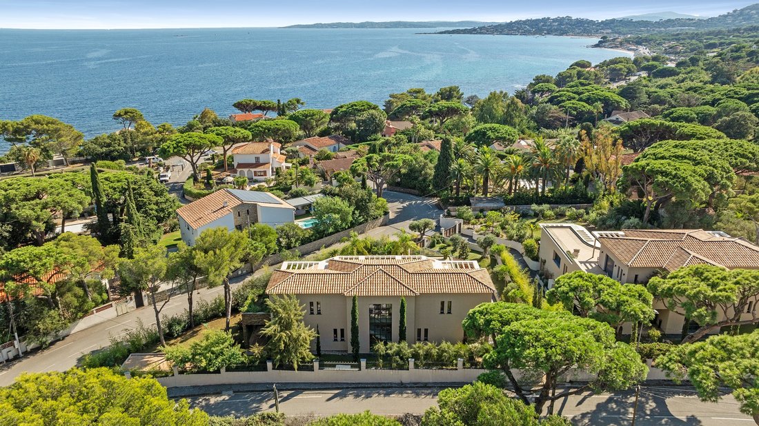 House in Ville-Les Saquedes-Le Bouillonnet, Sainte-Maxime, France 4 - 14899463