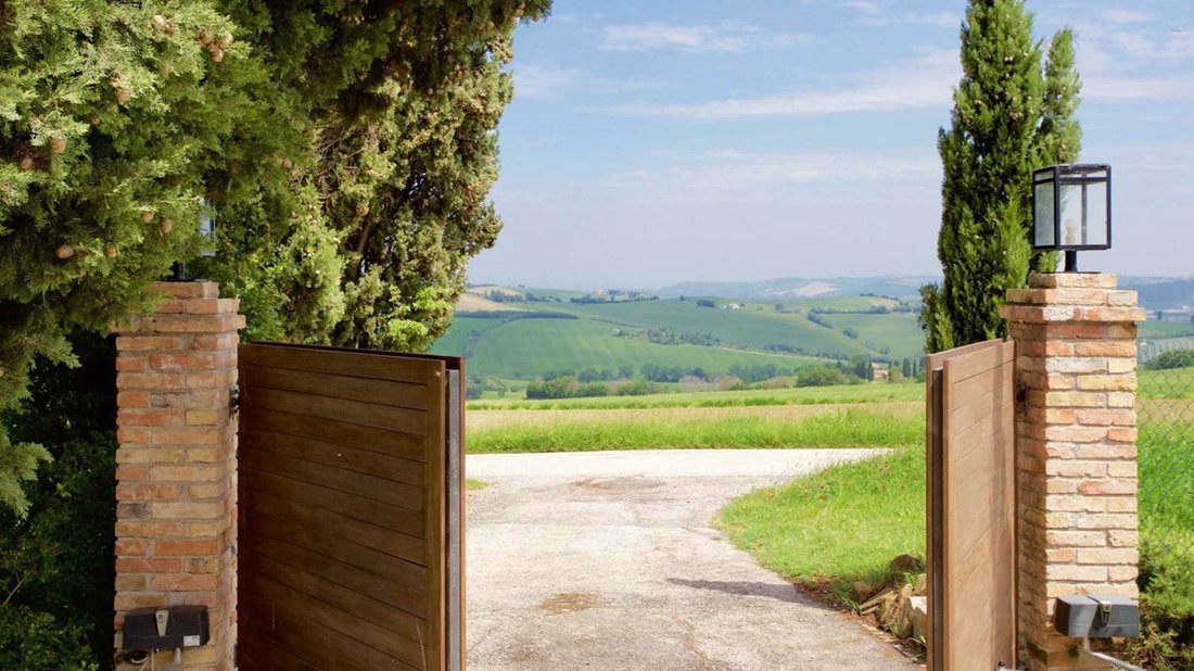 Country House in Terre Roveresche, Marche, Italy 5 - 15833614